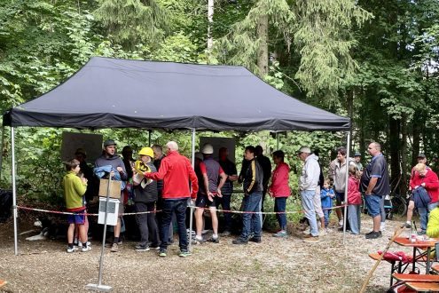 Warteschlange für die Höhlentour (Bild privat)